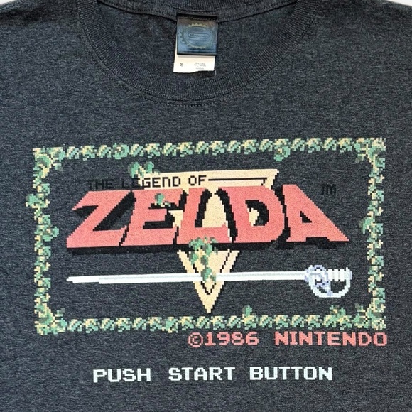 The Legend of Zelda Nintendo T-Shirt on Fruit of The Loom Cotton Blend Small - Picture 8 of 8